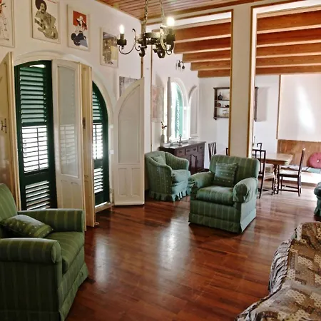 Rentopolis Le Giare Villa *